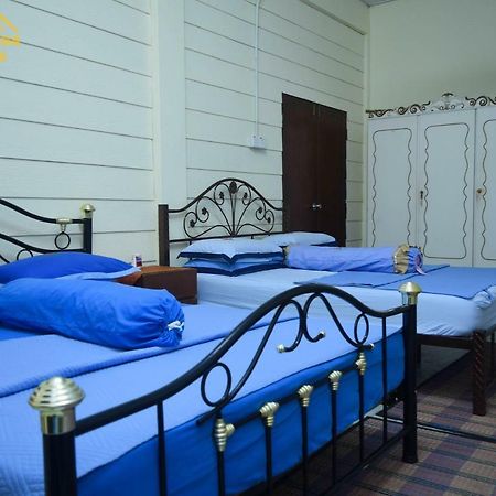 Teratak Ibunda Guest House Кота-Бару Экстерьер фото