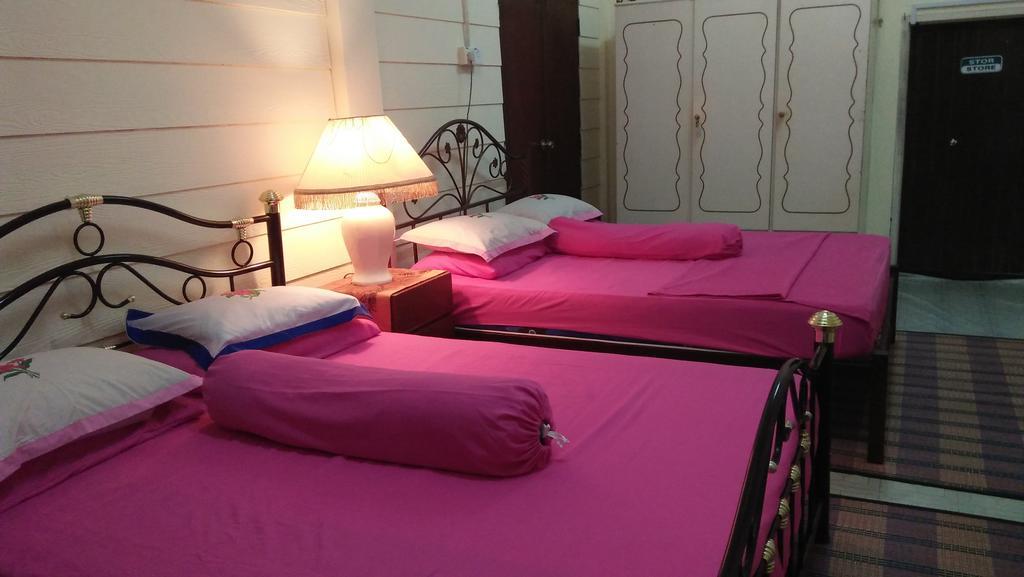 Teratak Ibunda Guest House Кота-Бару Экстерьер фото