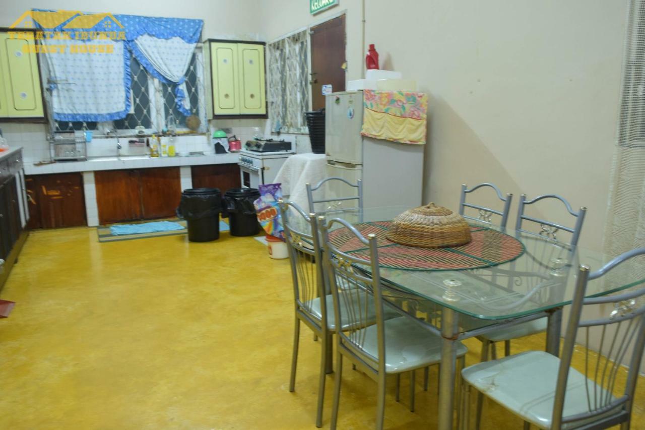Teratak Ibunda Guest House Кота-Бару Экстерьер фото